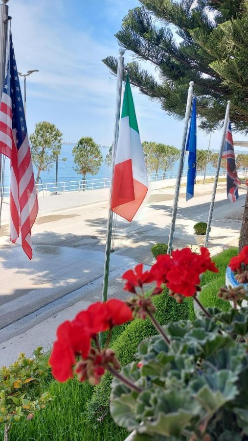 New York Vlore